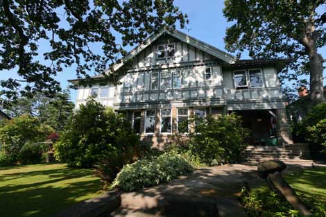 Oak Bay neighbourhood photo